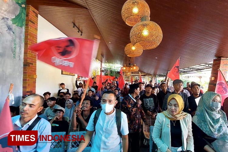 ProJo-dan-relawan-2.jpg