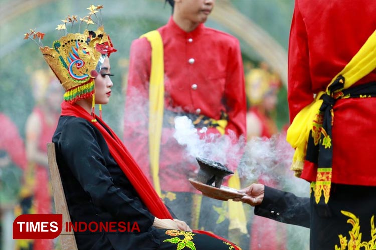 The Meras Gandrung show at Taman Gandrunf Terakota Banyuwangi. (Photo: Laila Yasmin/TIMES Indonesia)
