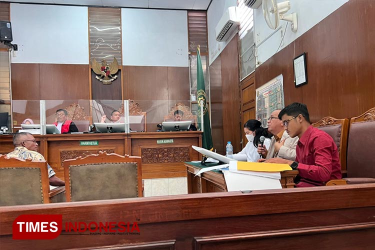 Keuchik Desa Cot Seumantok saat memberikan kesaksian di PN Jakarta Selatan, dalam perkara PT CA, Rabu (17/1/2024). (FOTO: Masrian for TIMES Indonesia)