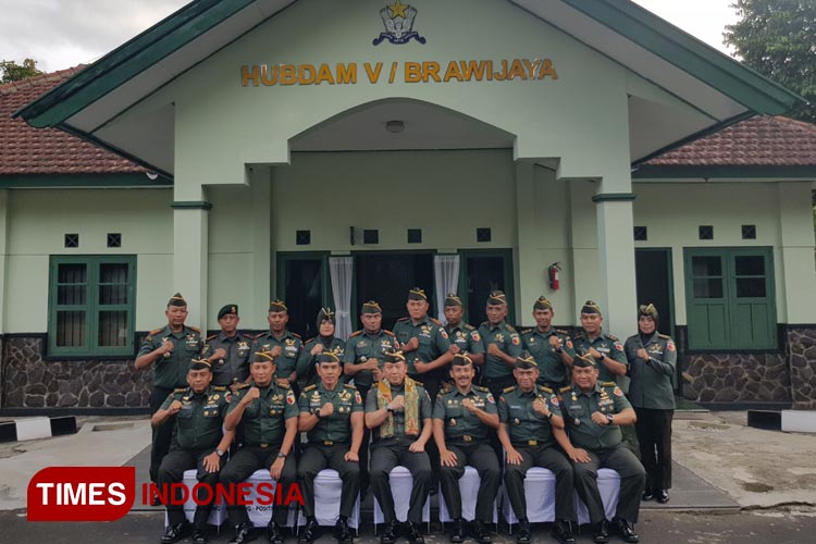 KapushubAD Mayjen TNI Iroth Sonny Edhie saat berada di Hubdam V Brawijaya, Selasa (23/1/2024). (Foto: Aditya Hendra/TIMES Indonesia)