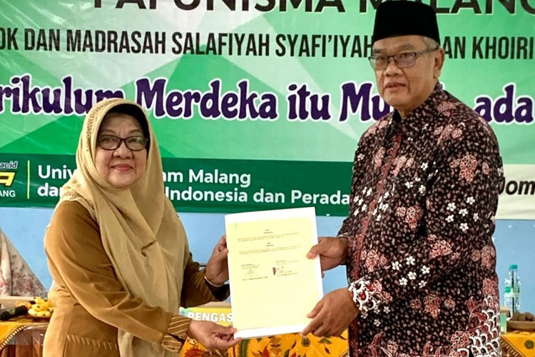 Usai penandatanganan MoU FAI Unisma Malang dan Madrasah Salafiyah Syafi'iyah. (FOTO: AJP TIMES Indonesia)