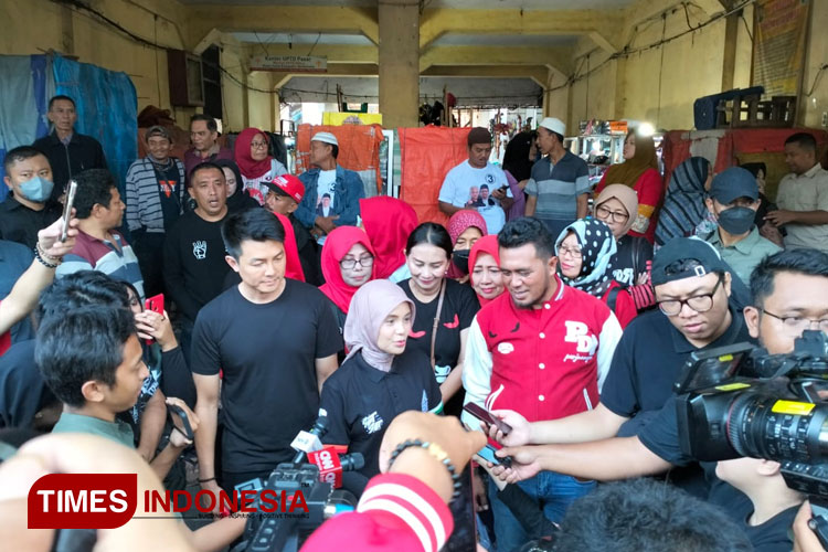 Siti Atiqoh Ganjar saat melakukan kegiatan kampanye di Bondowoso (FOTO: Moh Bahri/TIMES Indonesia) 