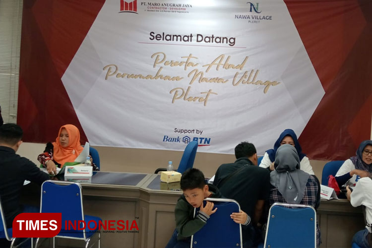 Puluhan konsumen melakukan akad massal pembelian rumah subsidi maupun non subsidi di kantor Bank BTN Yogyakarta. (Foto: Edis/TIMES Indonesia)