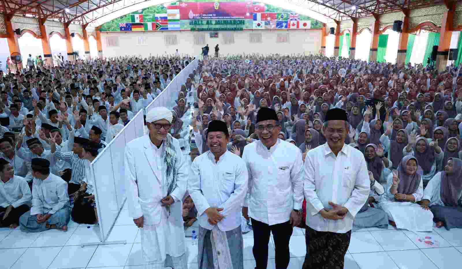 Ketum PBNU, serta Rois dan Katib Syuriyah didampingi Ketua PWNU Yogyakarta istighasah dalam rangka Harlah ke-101 NU di Pondok Pesantren Sunan Pandanaran, Yogyakarta, Minggu (28/1/2024). (Foto: PTN for TIMES INDONESIA)