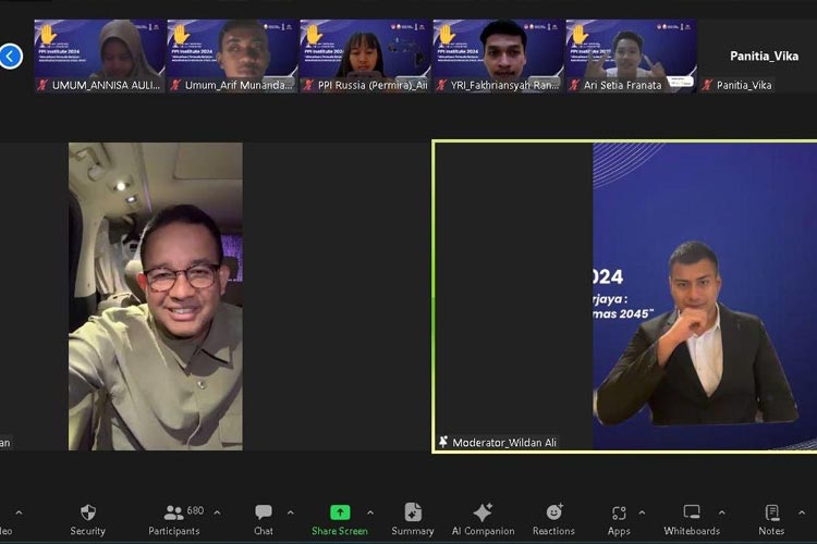 Anies Baswedan paparkan peningkatan SDM dalam acara PPI Institute 2024. (Foto: PPI Dunia)