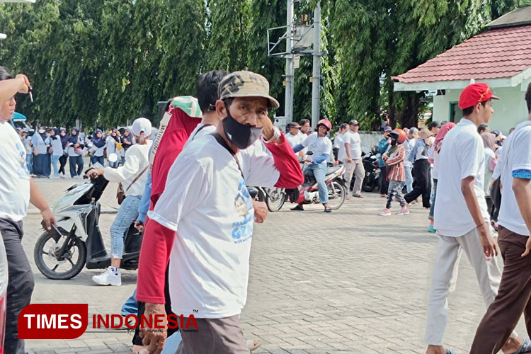 Masa saat tiba di ponpes bumi shalawat Lebo Sidoarjo (Foto: Rudi Mulya/TimesIndonesia)