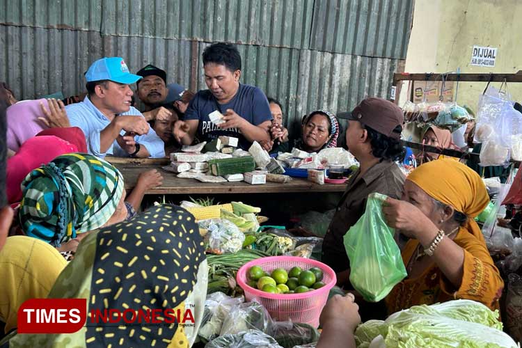 BHS Blusukan Pasar Legendaris Pegirian, Pinjami APAR dan Bakal Pasang Wifi