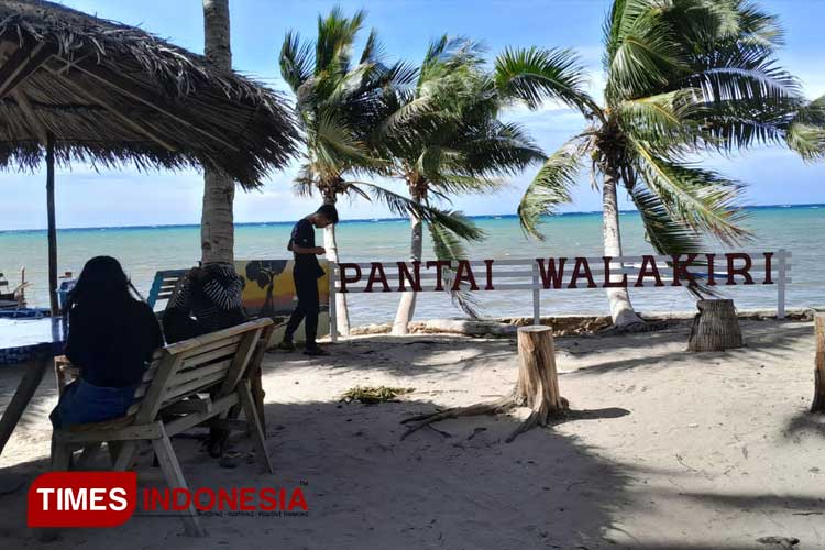 Pantai-Walakiri-2.jpg