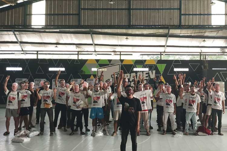 Para relawan TPM Ganjar-Mahfud gelar Turnamen Futsal di lapangan Futsal Tuparev Kota Cirebon, Jawa Barat, Sabtu (3/2/2024).  (FOTO: Dok. TIMES Indonesia)