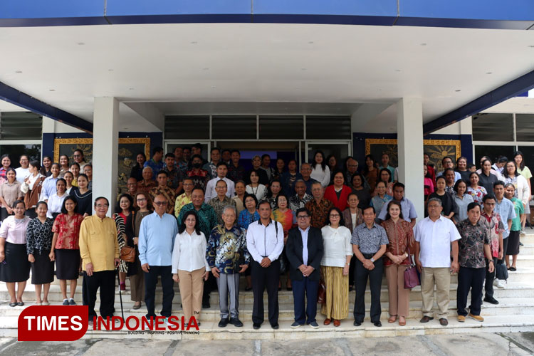 Civitas Akademika YPPII mendeklarasikan mendukung pemerintah melaksanakan Pemilu Damai, sejuk, tanpa hoax dan provokasi. (Foto: Muhammad Dhani Rahman/TIMES Indonesia)