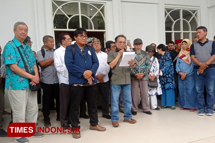 Sejumlah Guru Besar Unair Turun Aksi, Kecam Pelanggaran Konstitusi