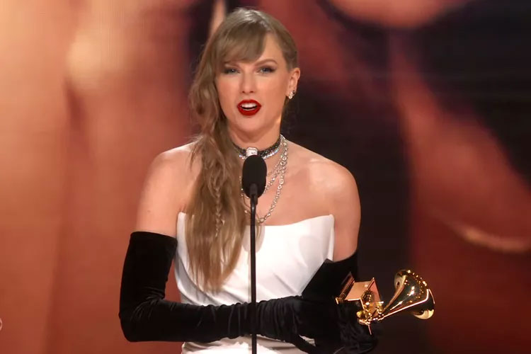 Tayloe Swift meraih Grammy Awards 2024 pada kategori Best Pop Vocal Album. FOTO: people   