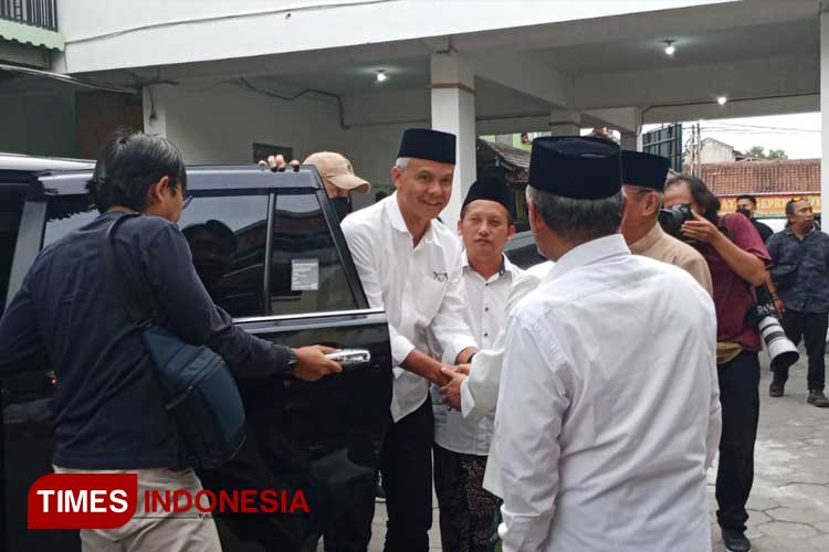 Kunjungi Ponpes Al Munawwir Krapyak, Ganjar Pranowo Ajak Kedepankan Semangat Persatuan