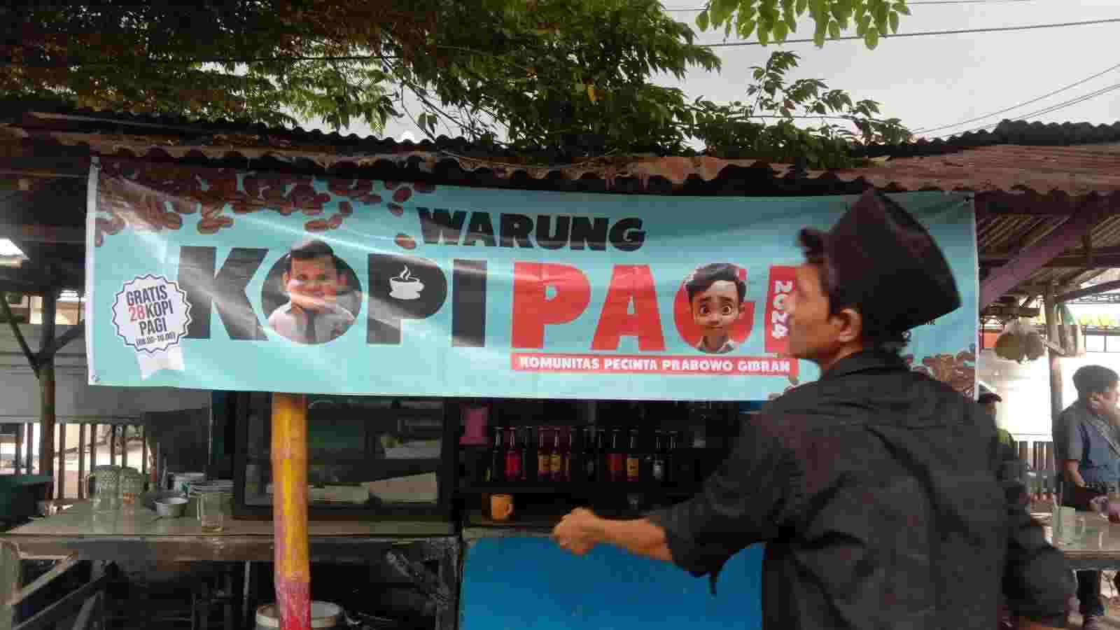Salah satu Warung Kopi Pagi yang bermunculan di Surabaya. (Foto: Istimewa) 