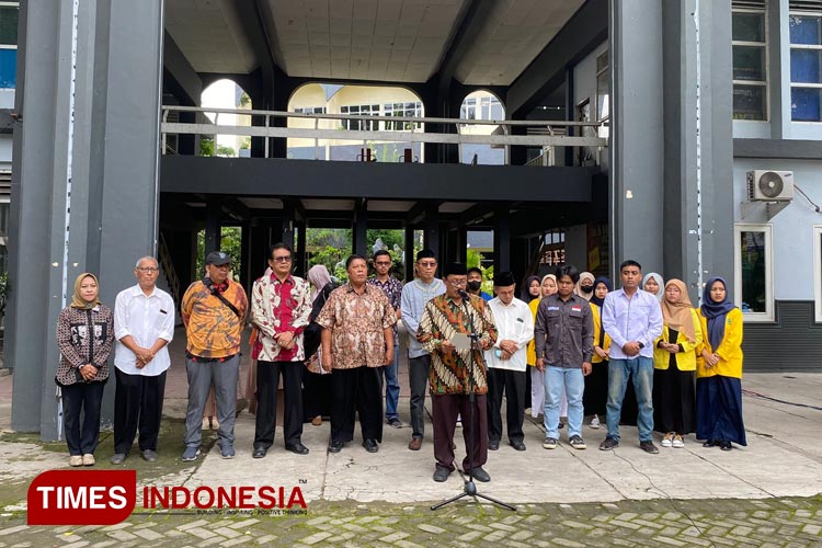 Pernyataan Sikap Civitas Akademika Kampus Undar Jombang Menyikapi Fenomena Politik Jelang Pemilu 2024. (FOTO : Rohmadi/TIMES Indonesia)