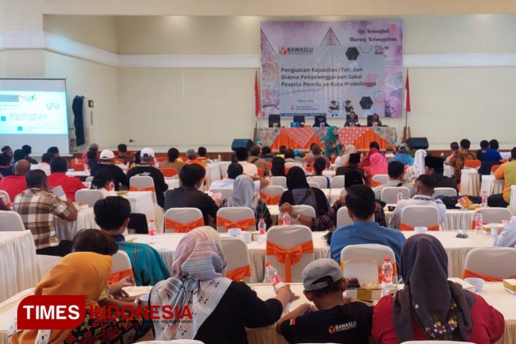 Ratusan saksi ikuti giat penguatan kapasitas ToT di Pasebana Sena, Kota Probolinggo. (FOTO: Rizky Putra Dinasti/TIMES Indonesia)