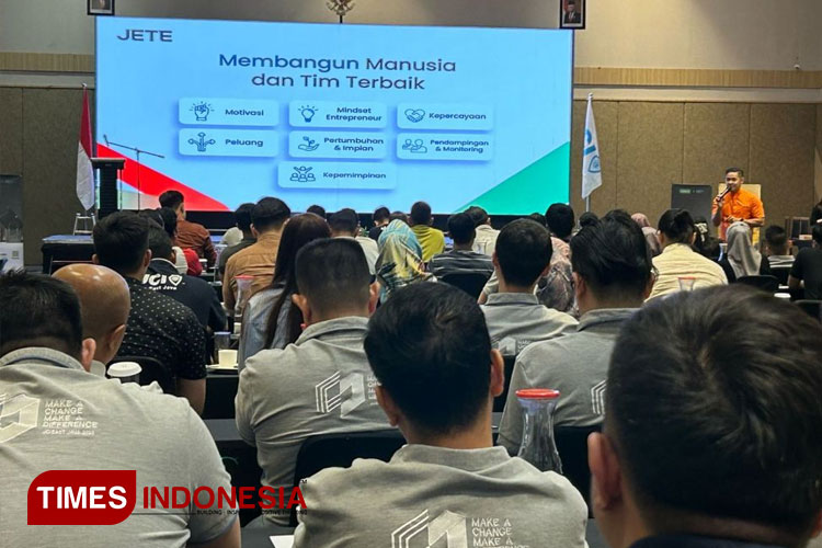 Acara seminar Bedah Canvas Bisnis Miliaran persembahan JCI East Java di Novotel Samator Surabaya, Selasa (6/2/2024).(Foto : Lely Yuana/TIMES Indonesia)