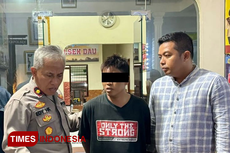 Tersangka pelaku pencabulan, SA (31), dalam pengawalan petugas kepolisian dan kini sudah ditahan di rutan Polres Malang. (Foto Humas Polres/TIMES Indonesia) 