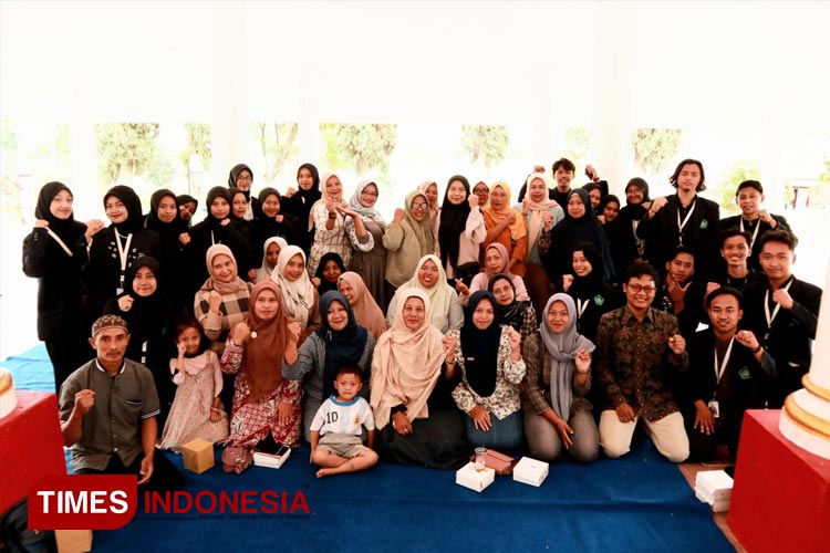 Mahasiswa KKM UIN Maliki Malang Gelar Sosialisasi Parenting untuk Warga Poncokusumo