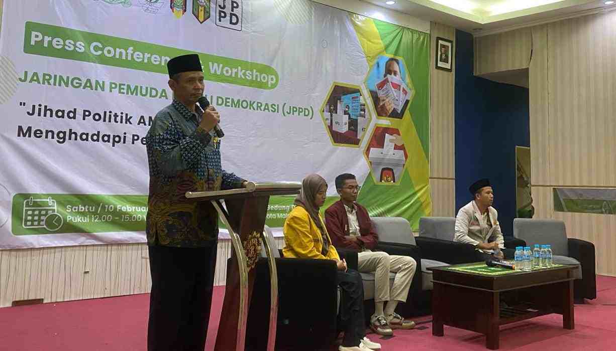 Ketua PDM Kota Malang Prof Dr Abdul Haris bersama AMM presscon pembentukan JPPD. (Foto: Dok AMM) 