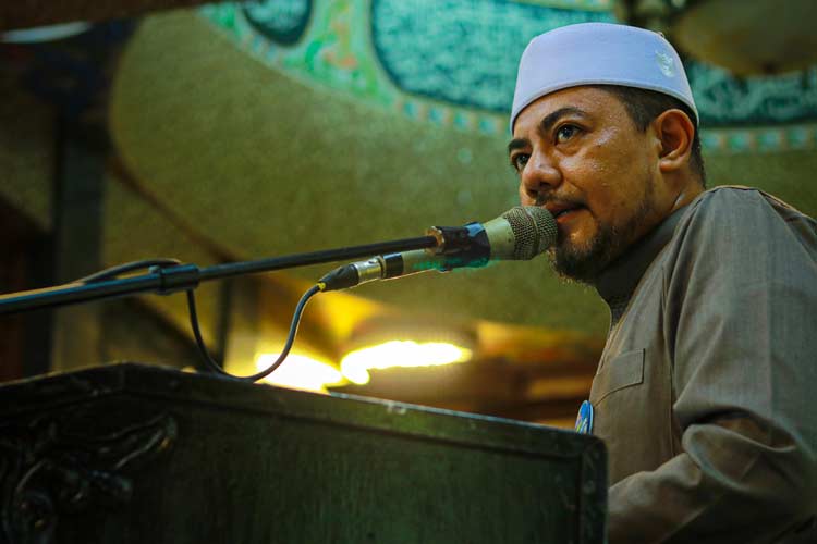 Pengasuh Ponpes Zainul Hasan, Genggong, Probolinggo, dr Muhammad Haris MKes (Gus Haris). (Foto: Dokumen TI)