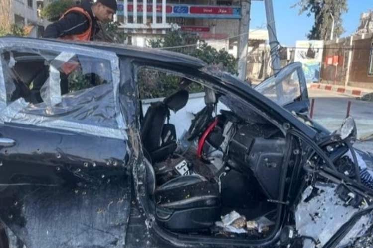 Mobil Hind ditemukan hancur dan penuh lubang peluru. (FOTO: BBC)