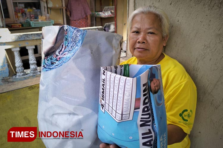 Kreatif, Pria di Kota Tasikmalaya Sulap Limbah APK Pemilu 2024 Jadi Planter Bag