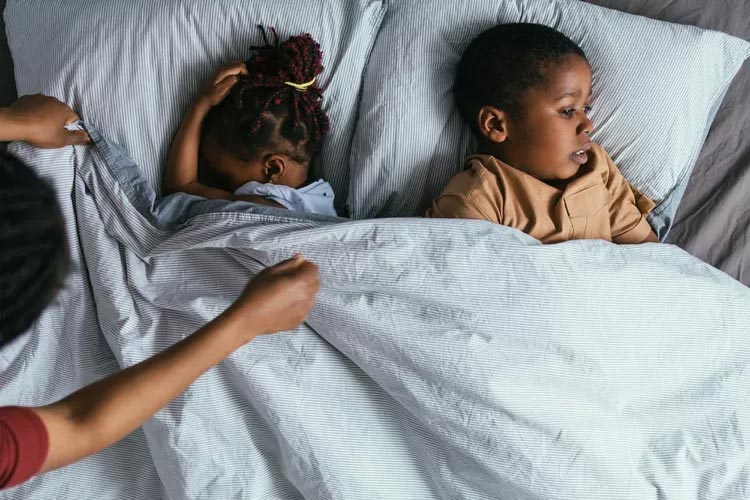 Ilustrasi anak sedang tidur. (MINISERIES/GETTY IMAGES)