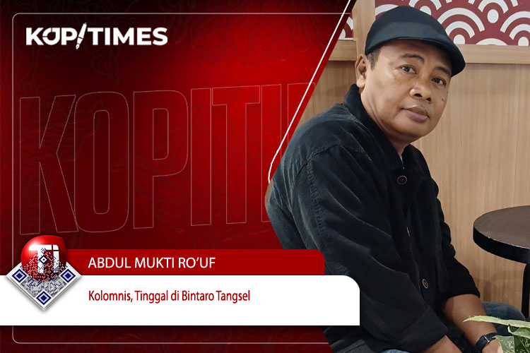 Abdul Mukti Ro’uf, Kolomnis, Tinggal di Bintaro Tangsel.