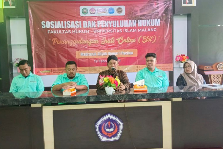 Fakultas Hukum Unisma Malang melakukan Sosialisasi PMB dan Penyuluhan Hukum di MAN Pacitan.