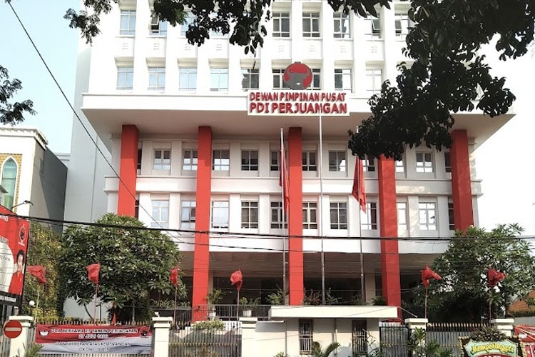 PDI Perjuangan: Akar Rumput Berharap Berada di Luar Pemerintah