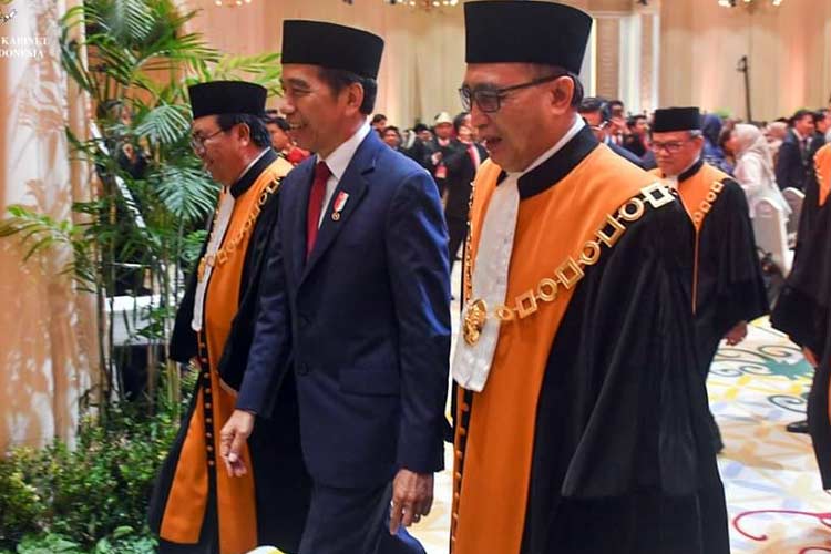Presiden Jokowi saat bersama para Hakim Mahkamah Agung (MA). (FOTO: Setkab)