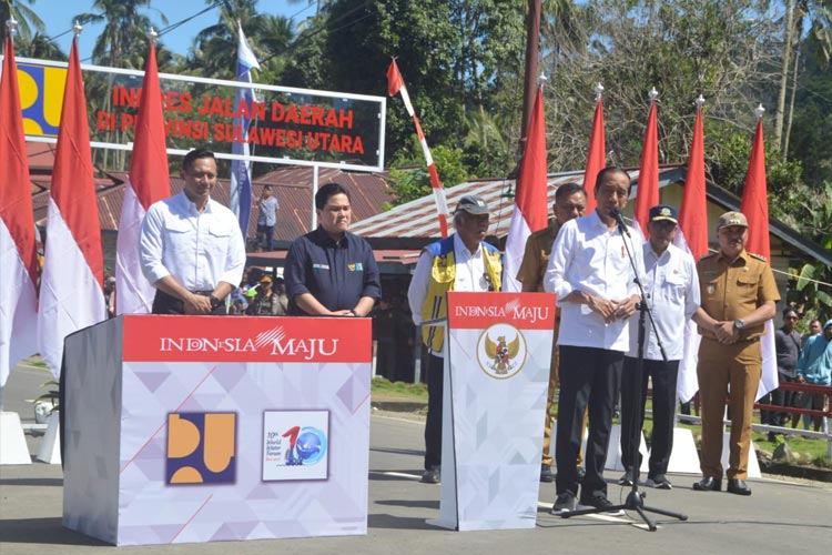Menteri PUPR RI Dampingi Presiden RI Jokowi Resmikan 9 Ruas Inpres Jalan...