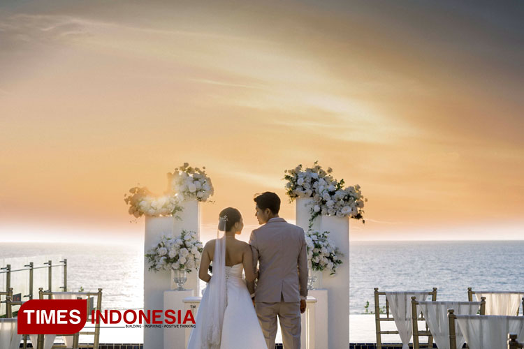 Tribe Bali Kuta Beach Perkenalkan Paket Pernikahan Golden Hour dengan Pemandangan Laut...