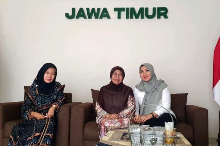 Ketua Muslimat Jatim; Ning Lia Kader Perempuan Nahdliyin dengan Segudang Prestasi dan Rekam Jejak Nyata