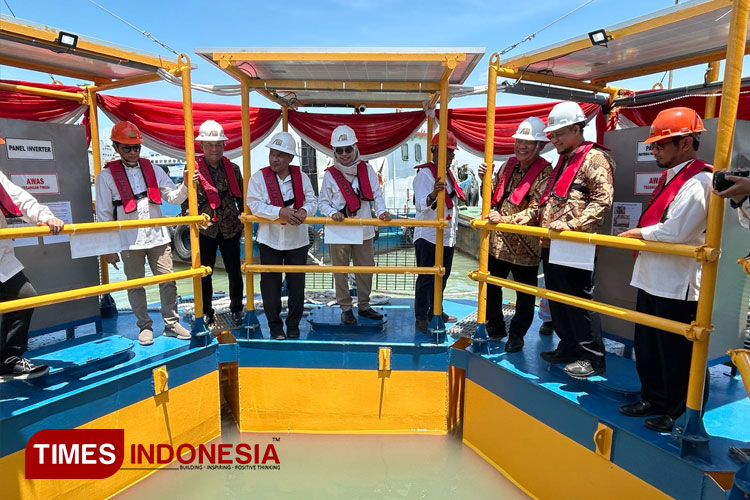 PT Adiluhung Saranasegara dan ITS Resmikan Wahana Apung Multiguna Navigasi 