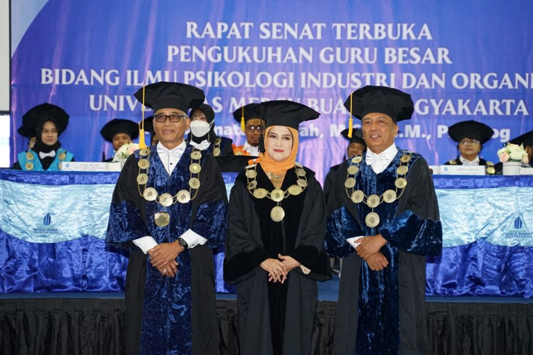 Prof Dr Alimatus Sahrah, MSi MM, dikukuhkan sebagai Guru Besar Bidang Ilmu Psikologi Industri dan Organisasi di kampus 1 UMBY. (FOTO: AJP TIMES Indonesia)