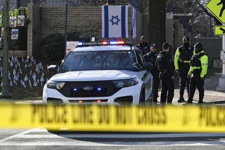 Penerbang Aktif Angkatan Udara AS Membakar Diri di Depan Kedubes Israel