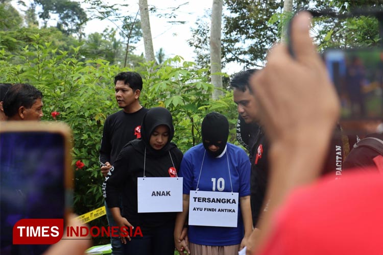 Rekonstruksi Kasus Remaja Tewas Akibat Racun Sianida di Pacitan, 28 Adegan Diperagakan