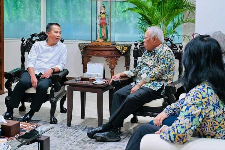 Penjabat Gubernur Jabar berbincang bersama Menteri PUPR. (Foto: Dok. Humas Jabar)