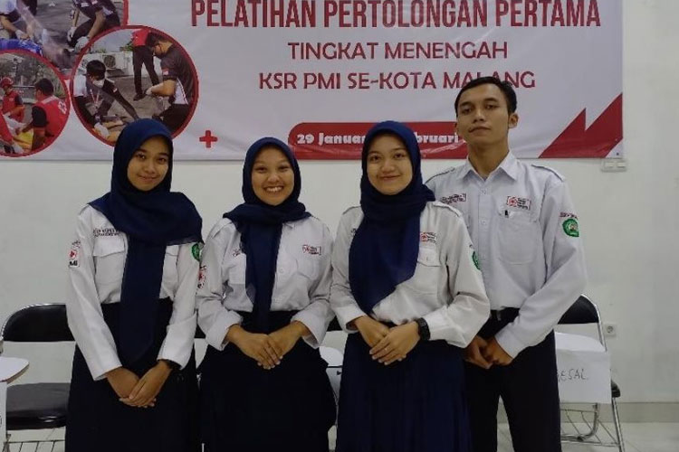 Delegasi UKM KSR-PMI Unit Unisma Malang mengikuti Pelatihan Pertolongan Pertama Tingkat Menengah PMI Kota Malang. (FOTO: AJP TIMES Indonesia)