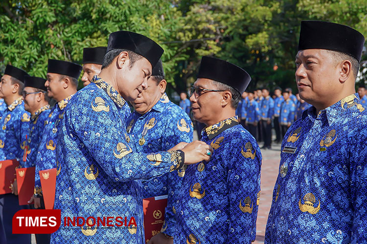 Bupati-Lamongan-a.jpg
