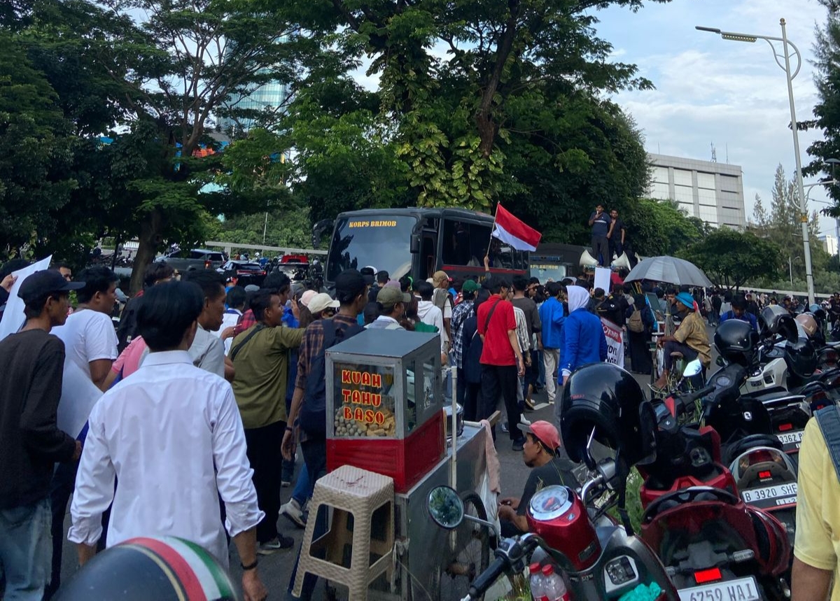 Aksi Mahasiswa di Gedung DPR RI. (Foto: Ist)