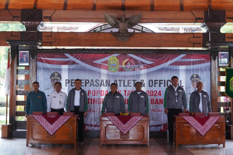 Wakil Bupati Bantul Joko B Purnomo menggelar kegiatan pelepasan atlet Popda Bantul di Pendopo Parasamya. (FOTO: Diskominfo Bantul)