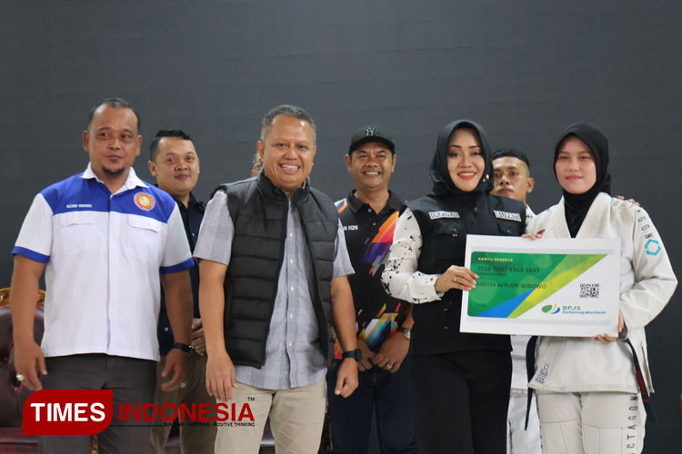 Bupati Mojokerto, Ikfina Fahmawati pada seusai membuka Open Turnamen Ju-Jitsu Piala Bupati Mojokerto, Sabtu (2/3/2024). (FOTO: Dok TIMES Indonesia)