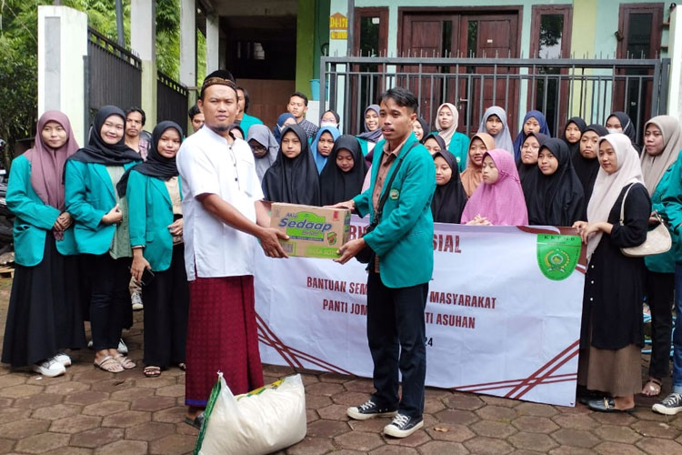 Mahasiswa Di Malang Salurkan Bantuan Di Tengah Lonjakan Harga Pangan ...