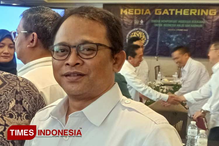 Staf Khusus Menag bidang media dan komunikasi publik Wibowo Prasetyo dalam media gathering yang diselenggarakan Badan Litbang dan Diklat Kemenag. (FOTO: Fahmi/TIMES Indonesia) 