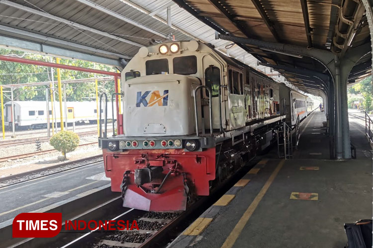 Setahun Lebih Diparkir, KA Mutiara Timur Akhirnya Kembali Beroperasi