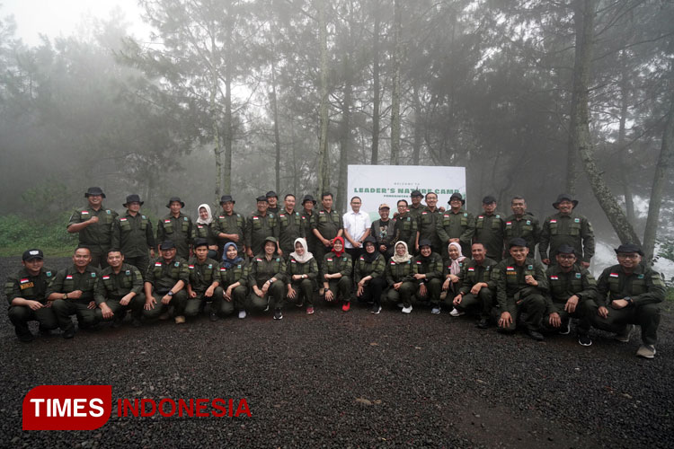 Seluruh Kepala OPD mengikuti Leader's Nature Camp yang dilaksanakan oleh BKPSDM Kota Batu di Coban Rais. (Foto: Muhammad Dhani Rahman/TIMES Indonesia)