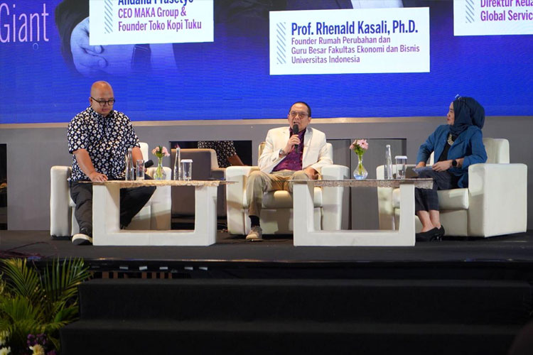 Talkshow Wawasan Business Forum #TheNextGiant Suara Surabaya di Hotel Double Tree by Hilton Surabaya, pada Jumat (23/2/2024) malam. (FOTO: Dok.Humas Bank Jatim)